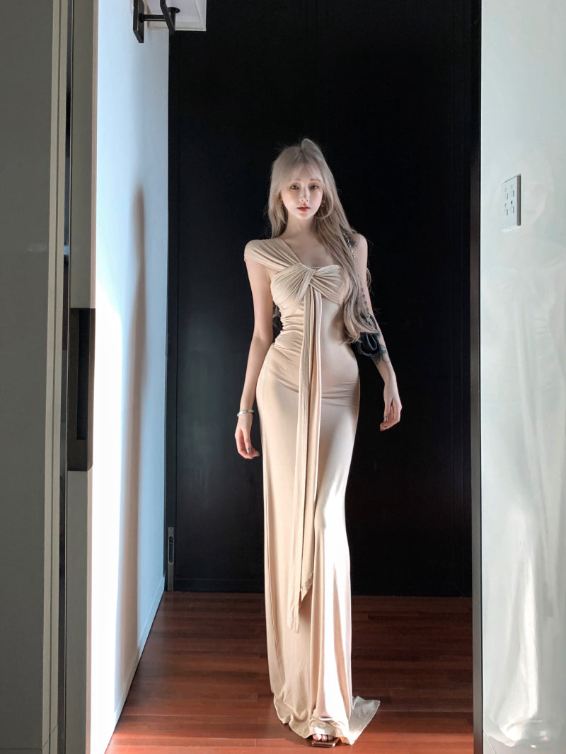 Women’s Bohemian Sleeveless Draped Chiffon Dress: Backless Irregular Hem Design