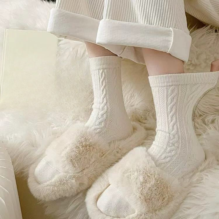 5PRS-White Cashmere Women's Twist Thickened Retro Medium Tube Socks Postpartum Confinement Socks