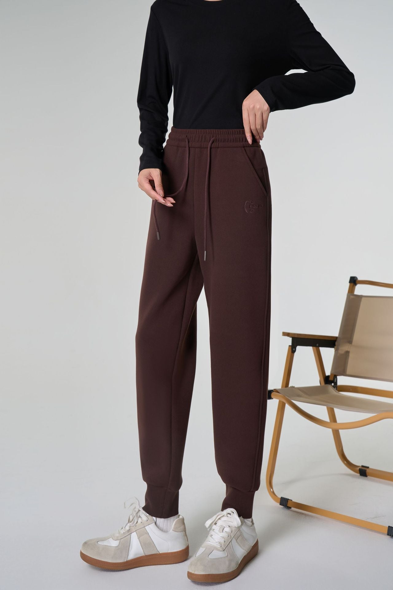 [Hot Leather Windproof Pants Winter New Thick Wool Silk Velvet Large Size Sports Casual White Guard Pants