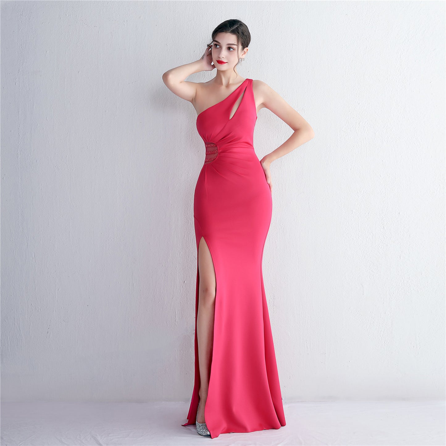 Bead-Bound Fishtail Skirt One-Shoulder Toast Suit for Wedding & Banquet: Slim, Elegant Design