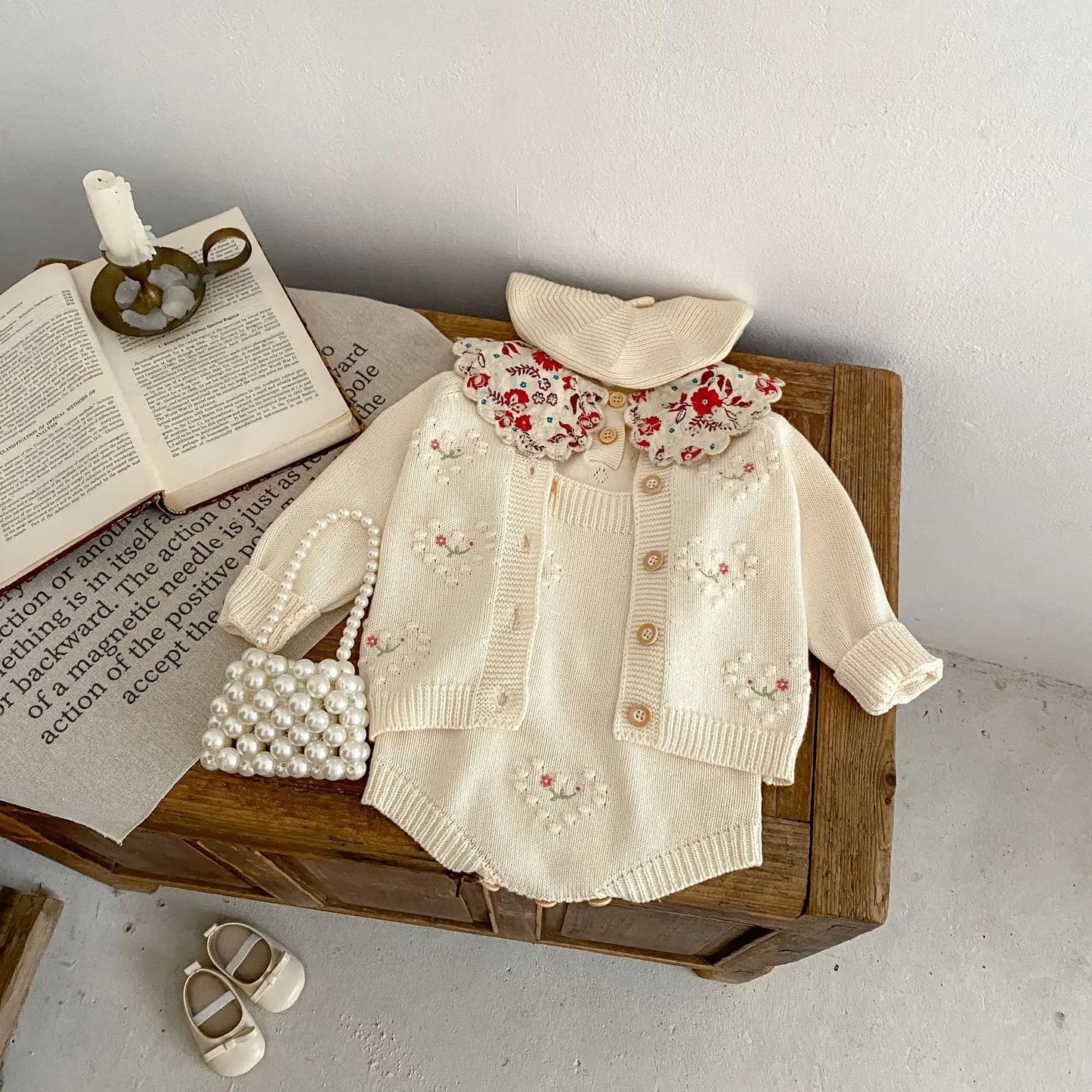 2024 girls knitted cardigan autumn and winter two-piece set baby infant polka dot heart embroidered cardigan