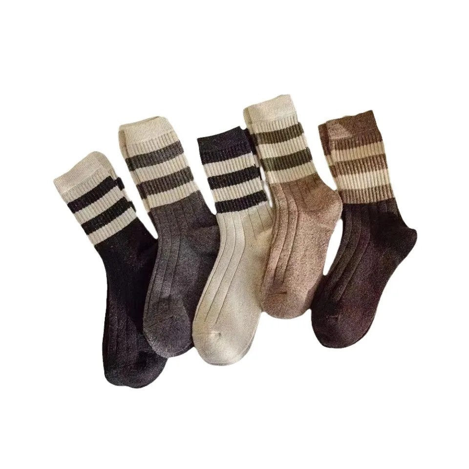 Cozy and Durable: The Ultimate Children's Socks for Fall and Winter Sports