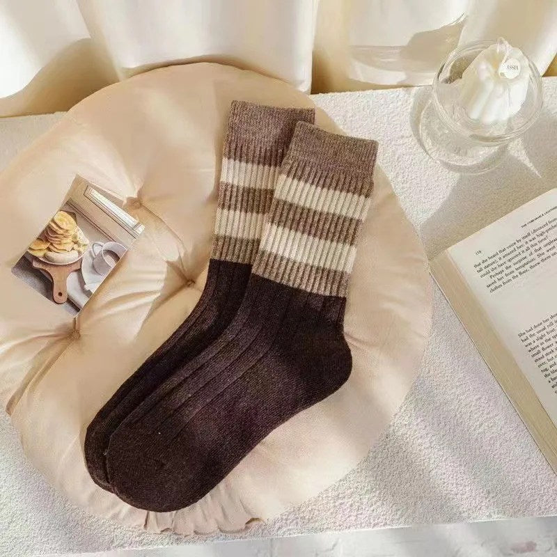 Cozy and Durable: The Ultimate Children's Socks for Fall and Winter Sports