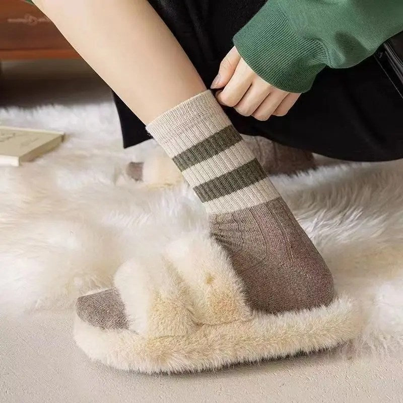 Cozy and Durable: The Ultimate Children's Socks for Fall and Winter Sports