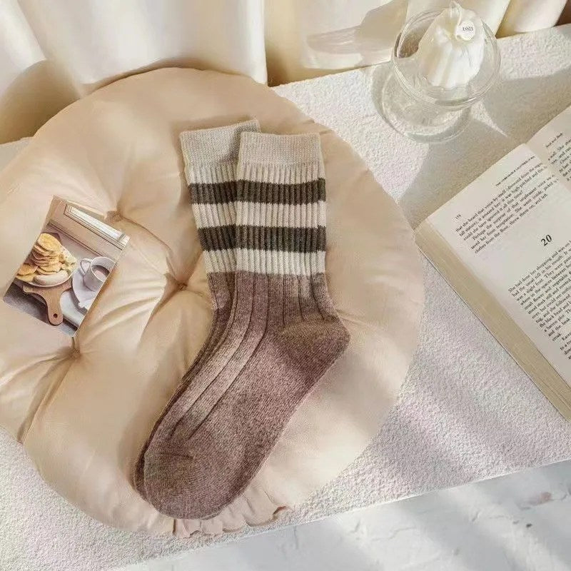 Cozy and Durable: The Ultimate Children's Socks for Fall and Winter Sports