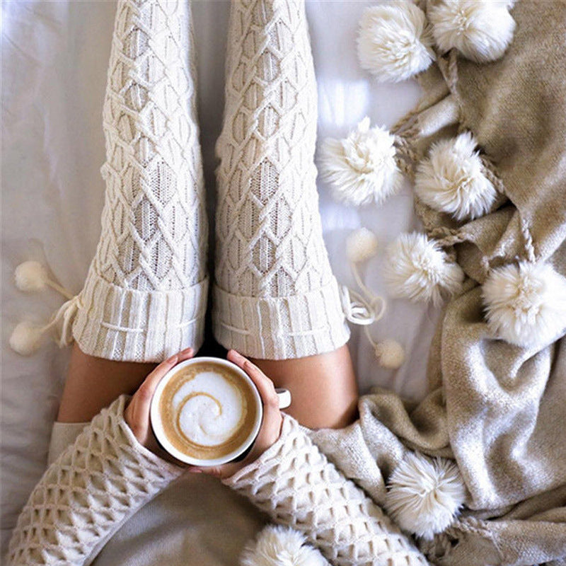 Popular Knitted Wool Socks for Women, Knee-stacking Socks with Hairballs