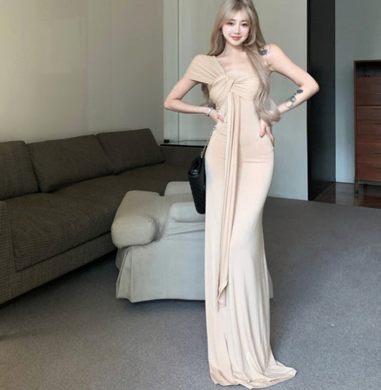 Women’s Bohemian Sleeveless Draped Chiffon Dress: Backless Irregular Hem Design