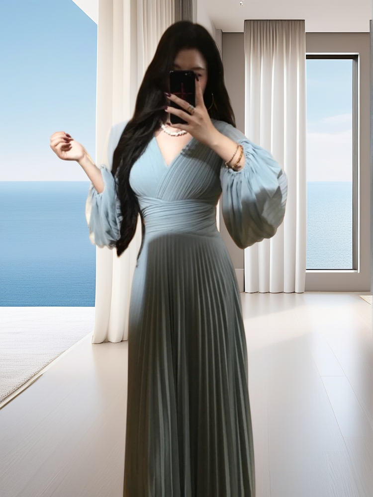 Vintage-Inspired Elegance: Sapphire Cascade Flare Maxi Dress