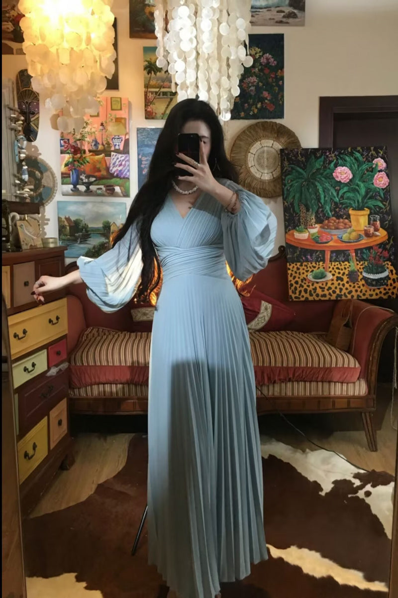 Vintage-Inspired Elegance: Sapphire Cascade Flare Maxi Dress