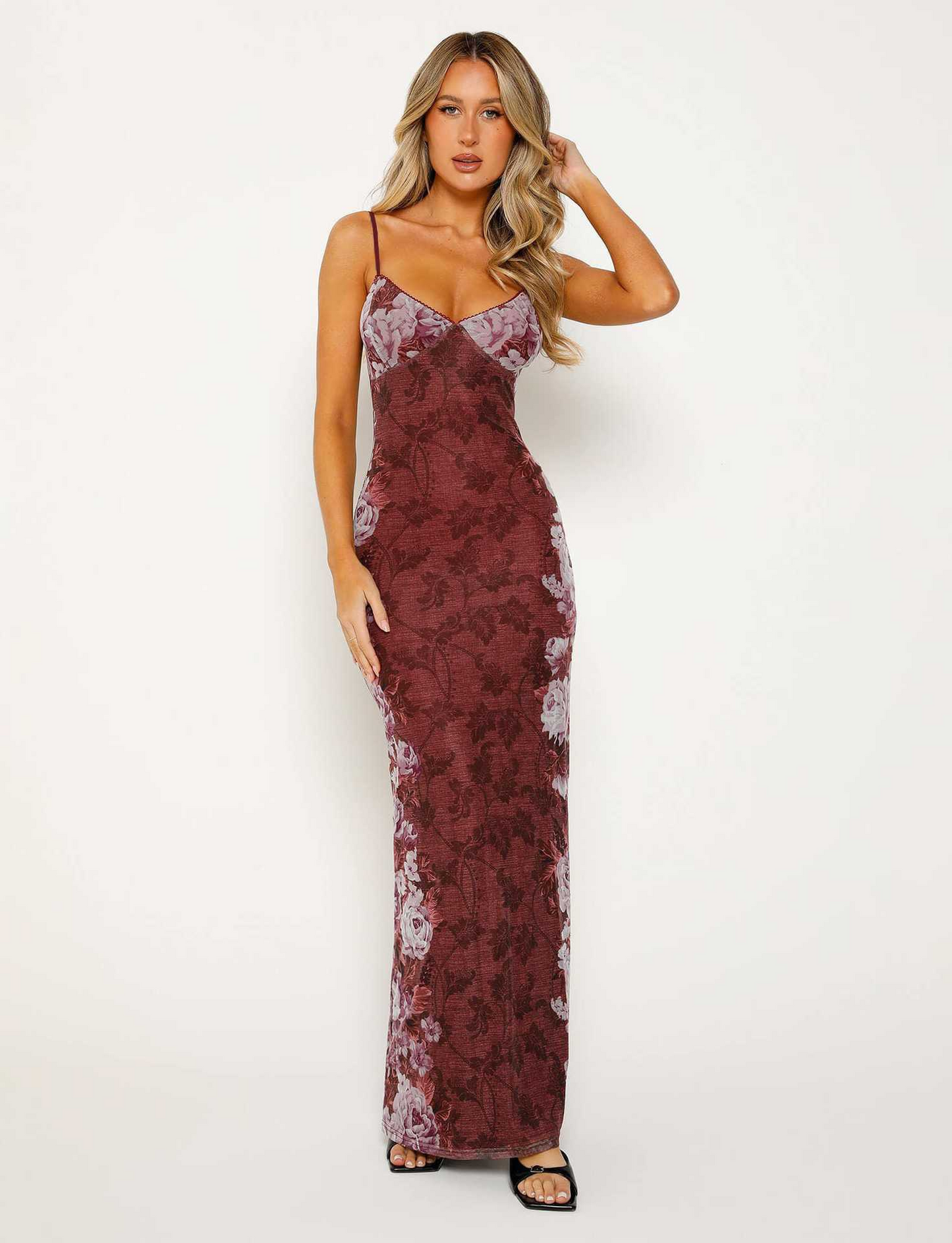 Stylish and Chic: Discover the Autumn New Womens Long Skirt with a Slim Print Design and Suspender Dress for a Holiday Temperament