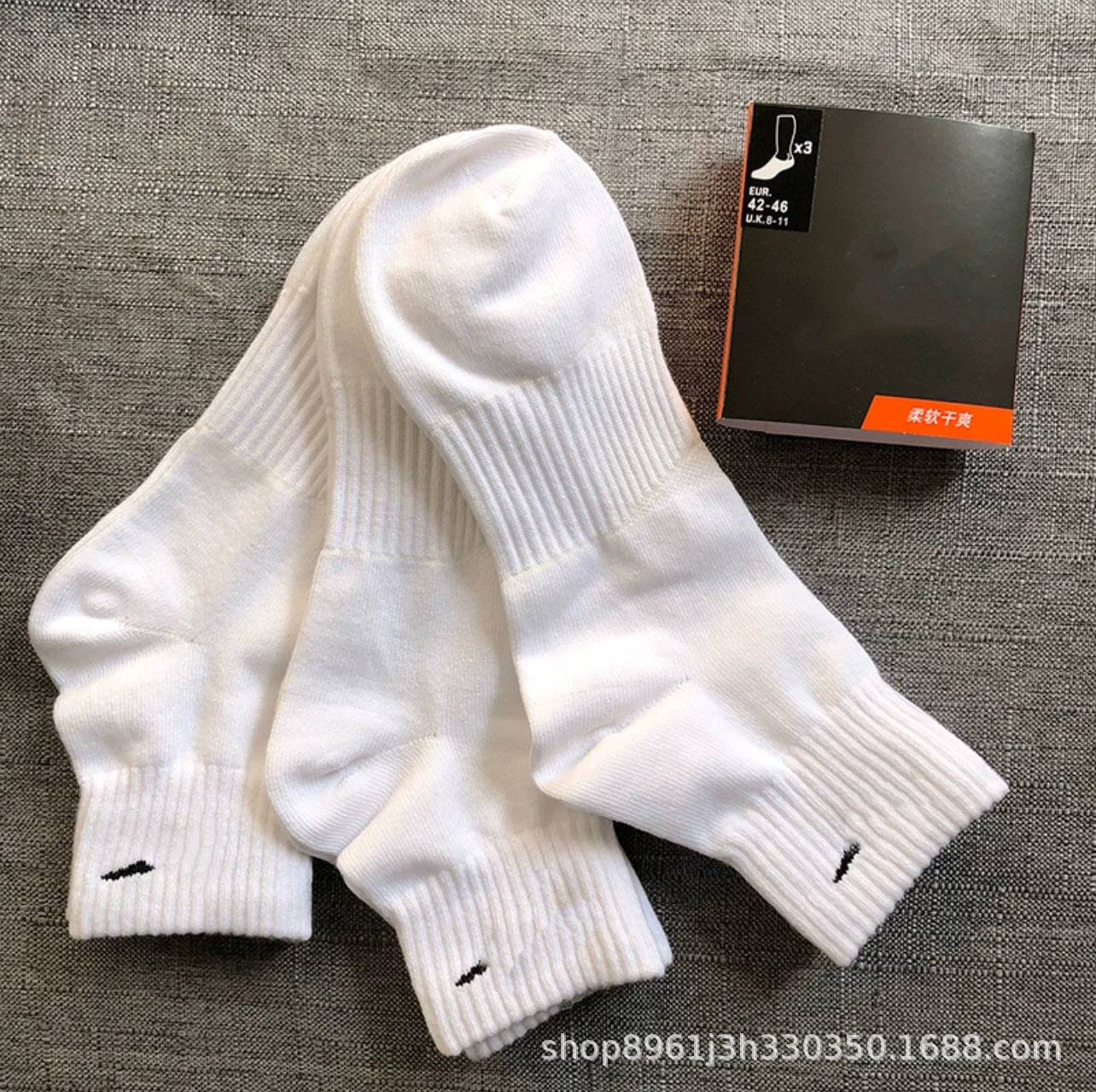 Black and White Medium Tube High Tube Four-season Solid Color Sports Socks Running Basketball Training Socks