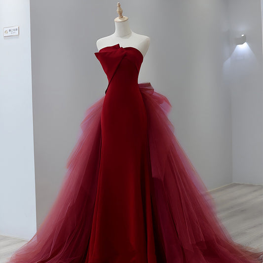 Romantic Burgundy Fishtail Gown: Vintage-Inspired Wedding Toast Dress with Timeless Elegance