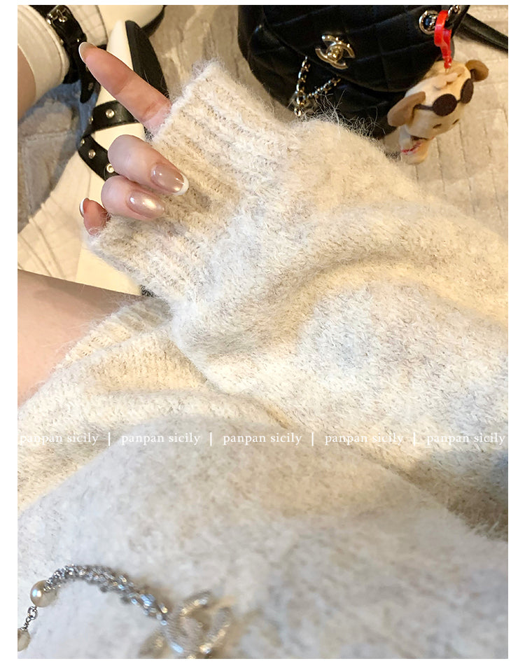Nostalgic Gauze Pullover: Artisanal Shoulder Cut-Out + Ruched Lacing