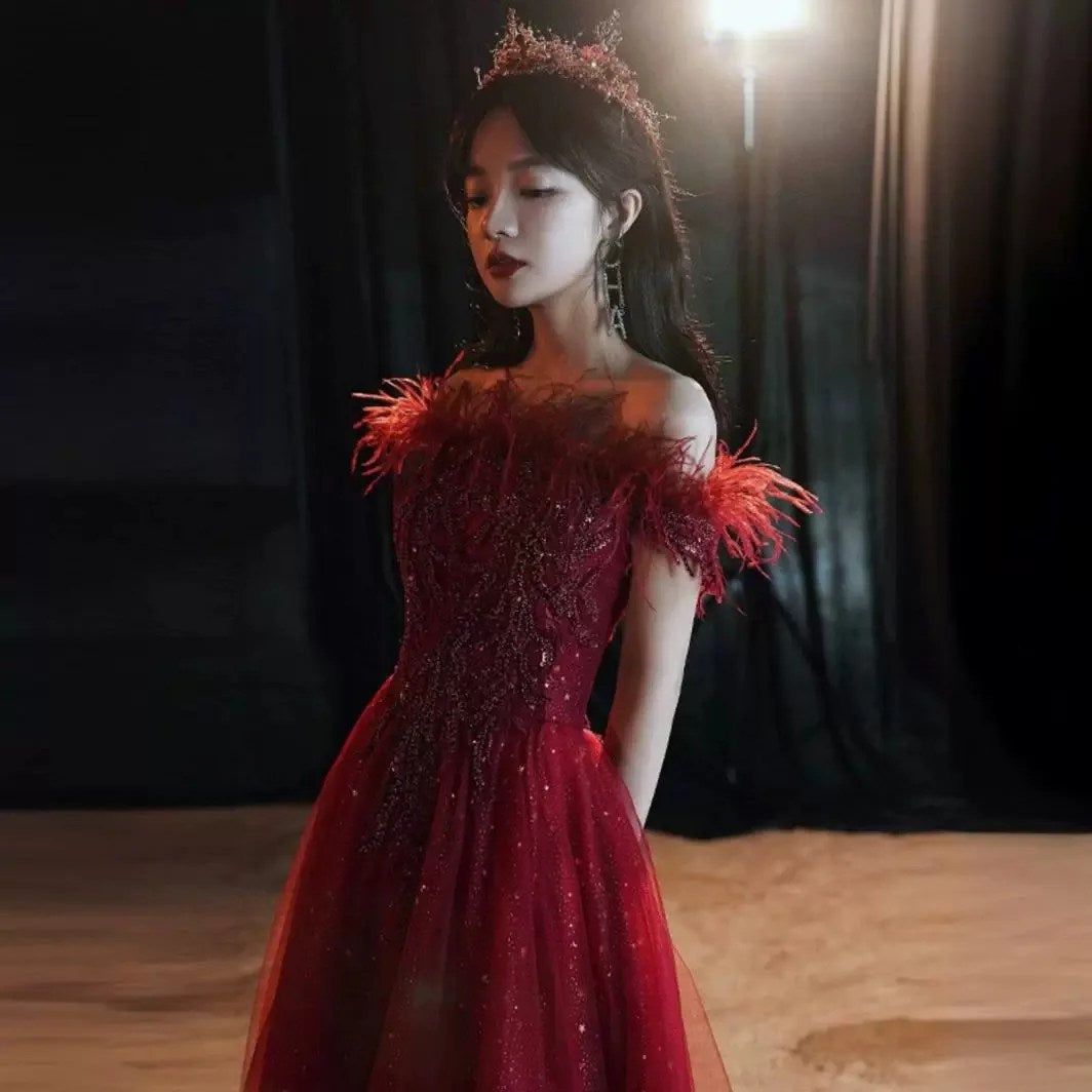 Summer Bridal Wedding Dress Red Shoulder Banquet Dress Long Feather Fairy Skinny