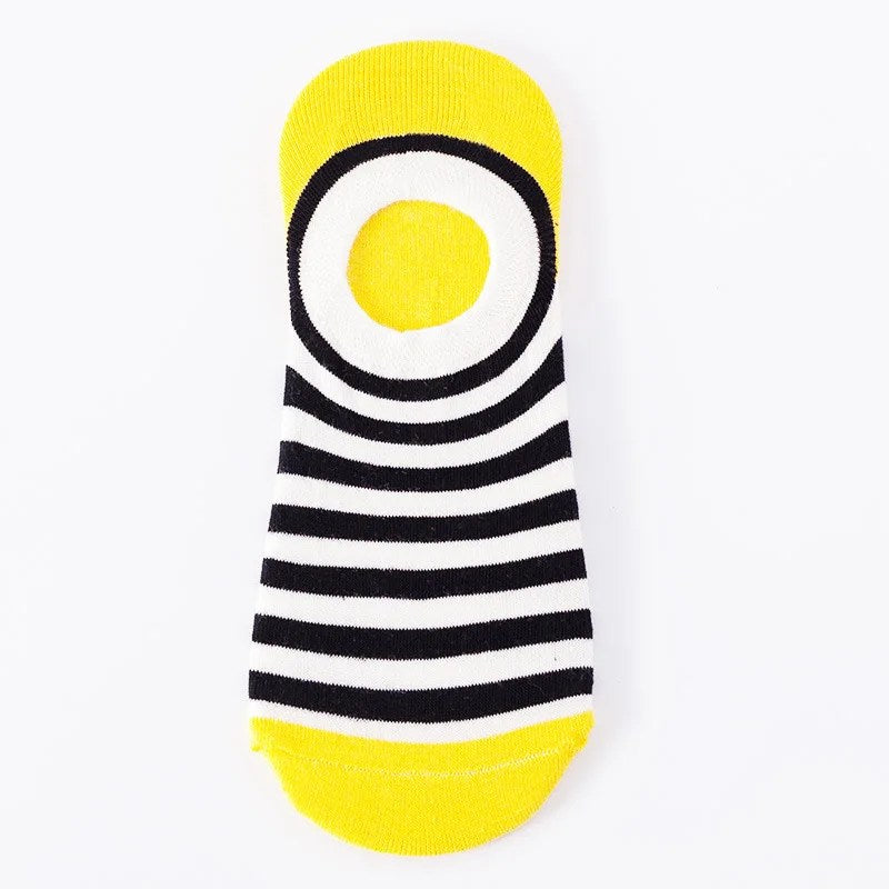 Stay Stylish and Slip-Free with Our Fashionable Women's Invisible Short Socks - Perfect for Summer!