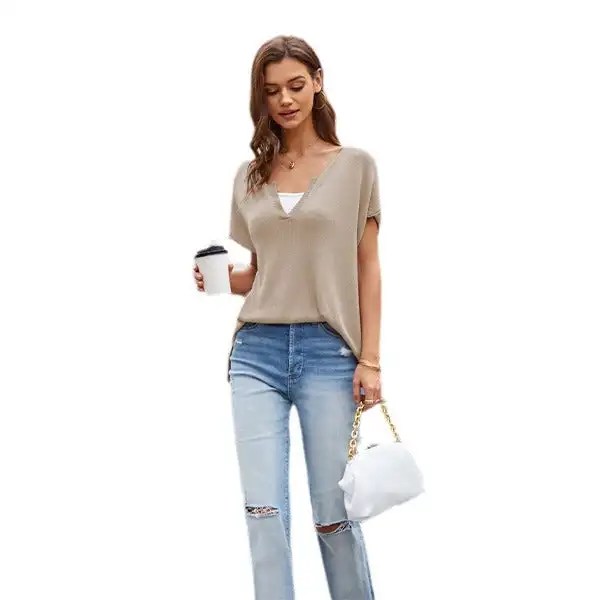 2024 Spring Summer Fashion: Plus Size V-neck Knit T-shirt for Casual Comfort