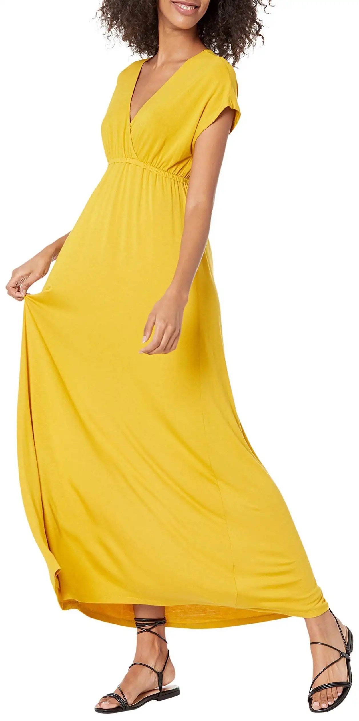 Effortlessly Chic: V-Neck Women's Oversized Dress for a Minimalist, Slimming Look