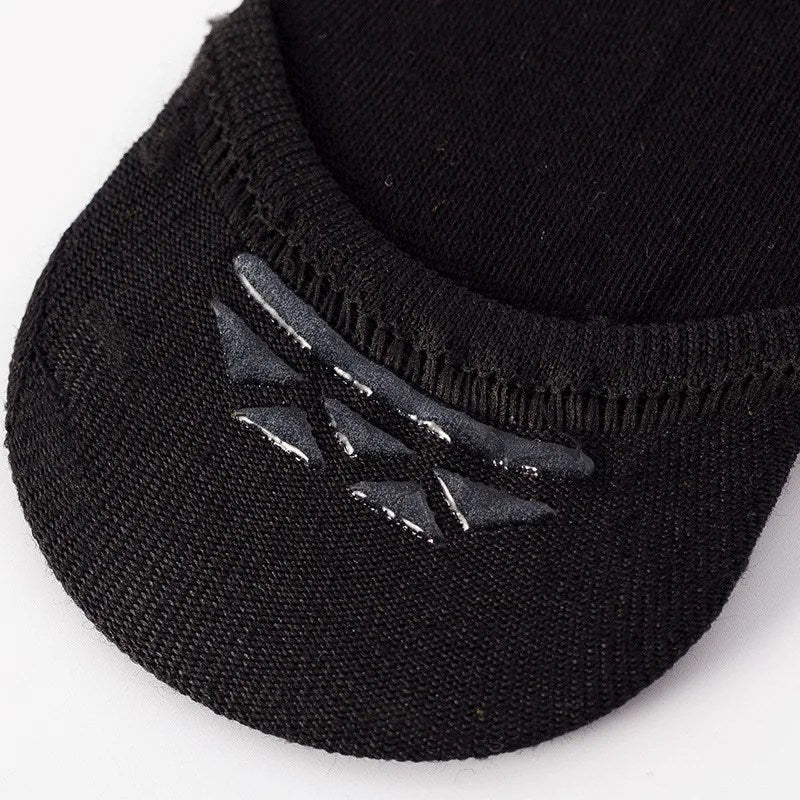 Stay Stylish and Slip-Free with Our Fashionable Women's Invisible Short Socks - Perfect for Summer!