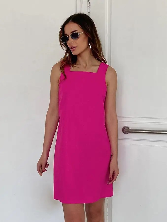 Effortlessly Chic: 2024 Sleeveless Camisole Dress in Cotton and Linen with a Feminine Square Neck